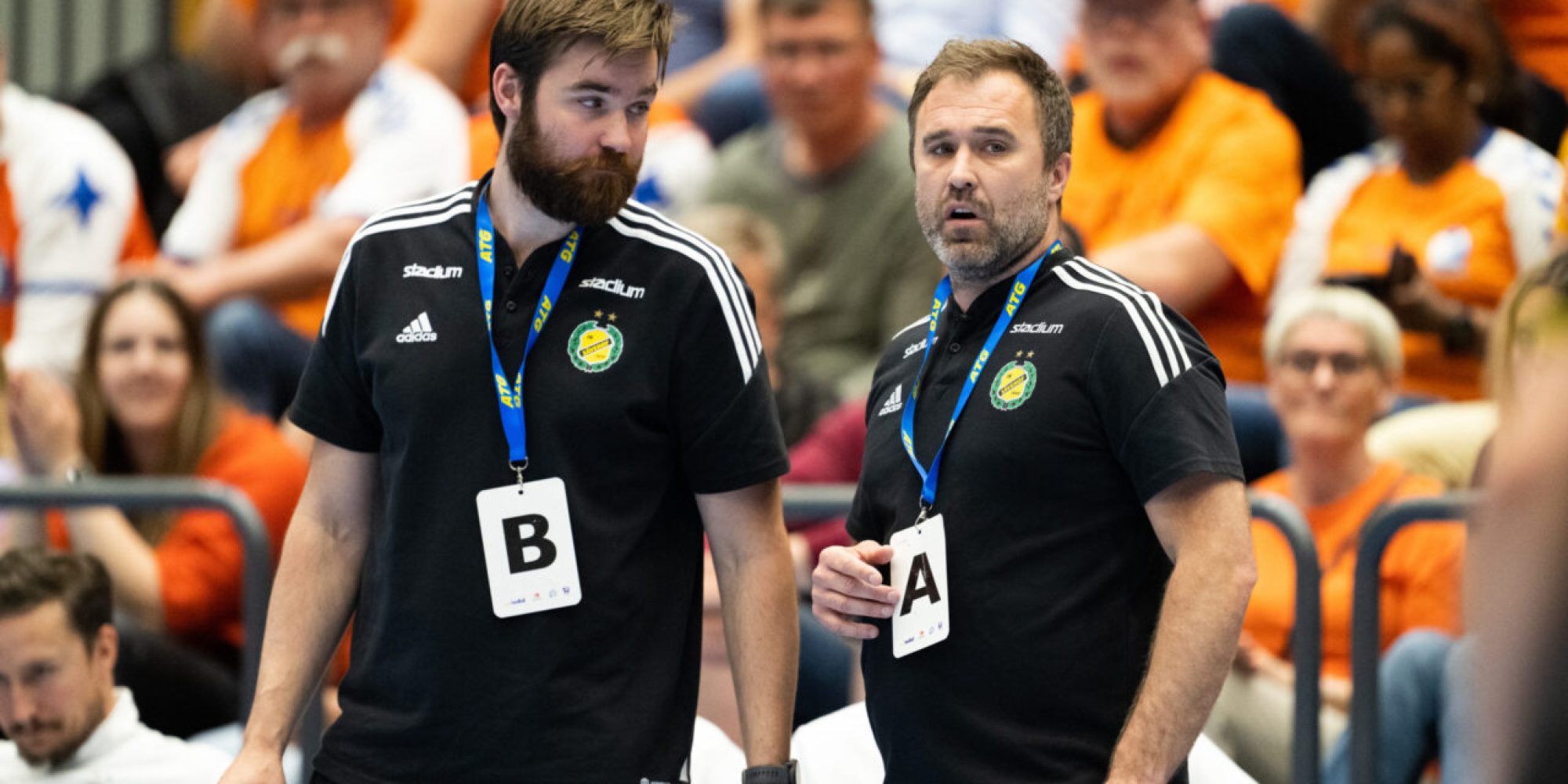 230529 Sävehofs assisterande tränare Linus Ekman och tränare Michael Apelgren under final fem i Handbollsligan mellan IFK Kristianstad och Sävehof den 29 maj 2023 i Kristianstad. 
Foto: Petter Arvidson / BILDBYRÅN / kod PA / PA0581